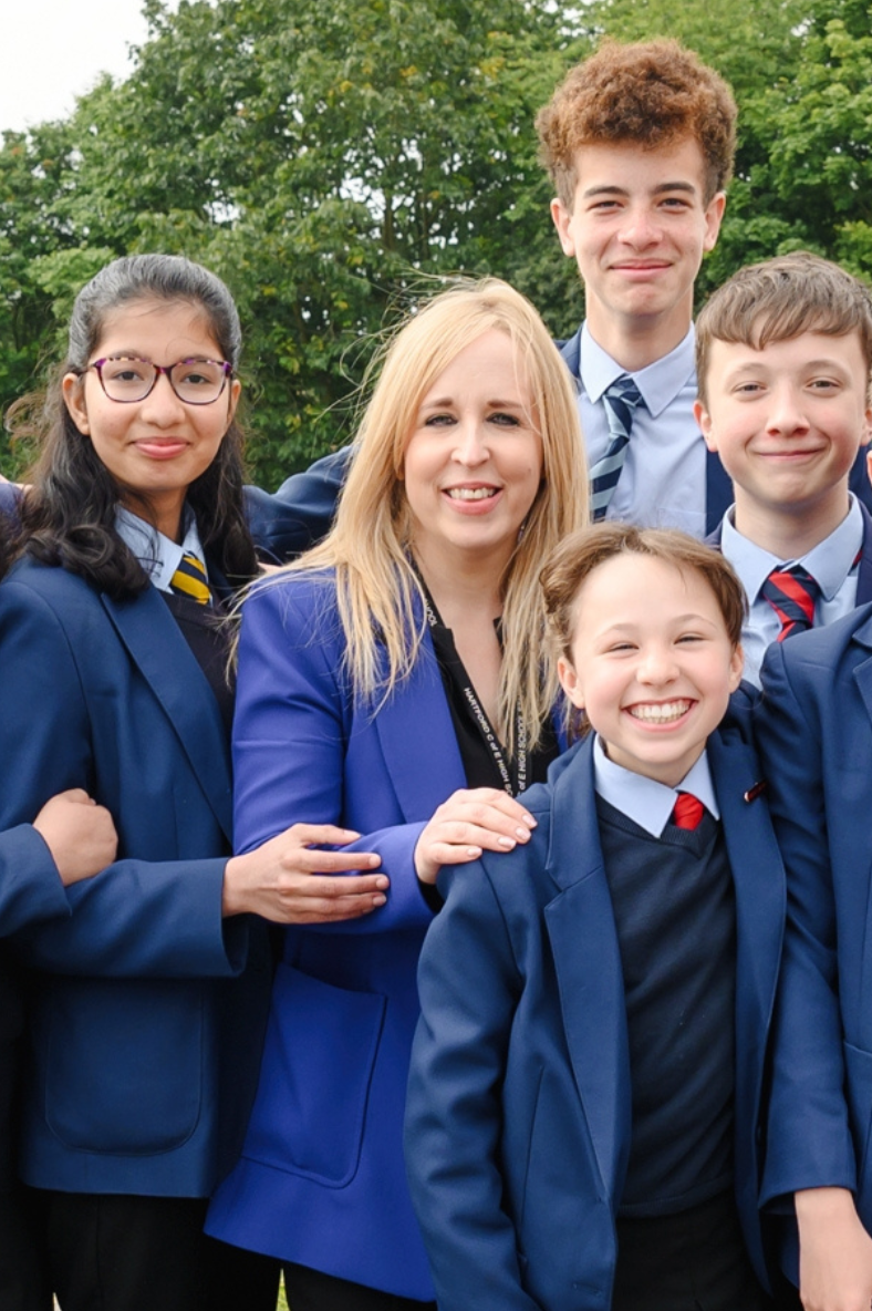 Headteacher&Students Welcome